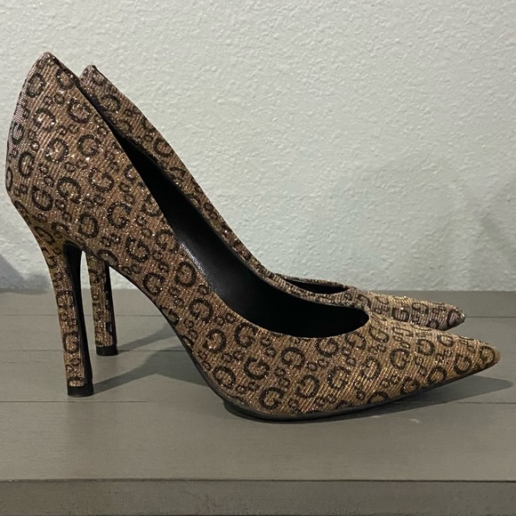 Guess gold sparkle pumps - Picture 9 of 9